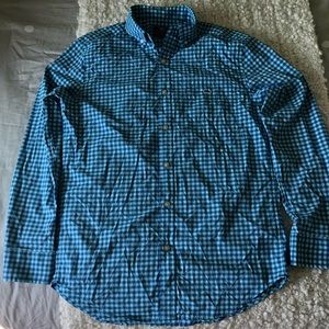 Vineyard vines performance shirt